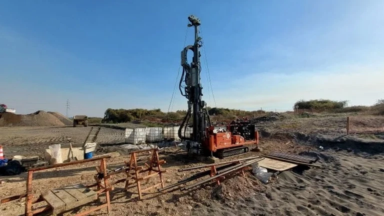 Schürfgrube in Leipzig: Geotechnische Vorerkundung für belastbare Baugrundprofile